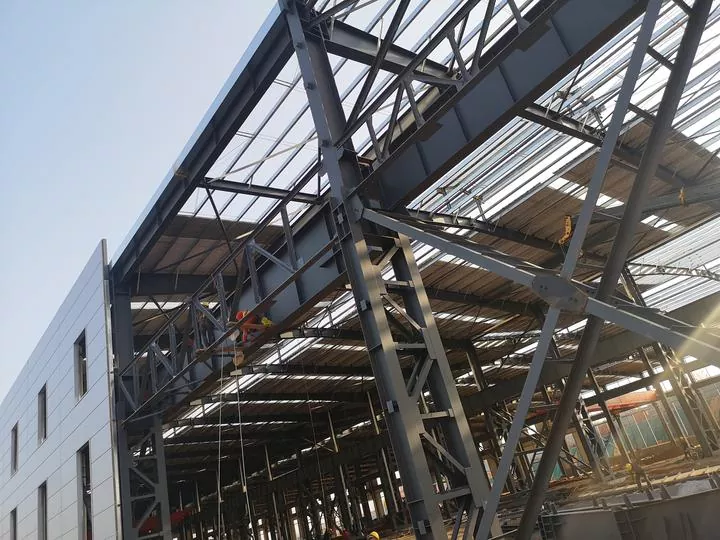 8 Preguntes tècniques avançades sobre el disseny d'estructures d'acer i l'anàlisi de fallades