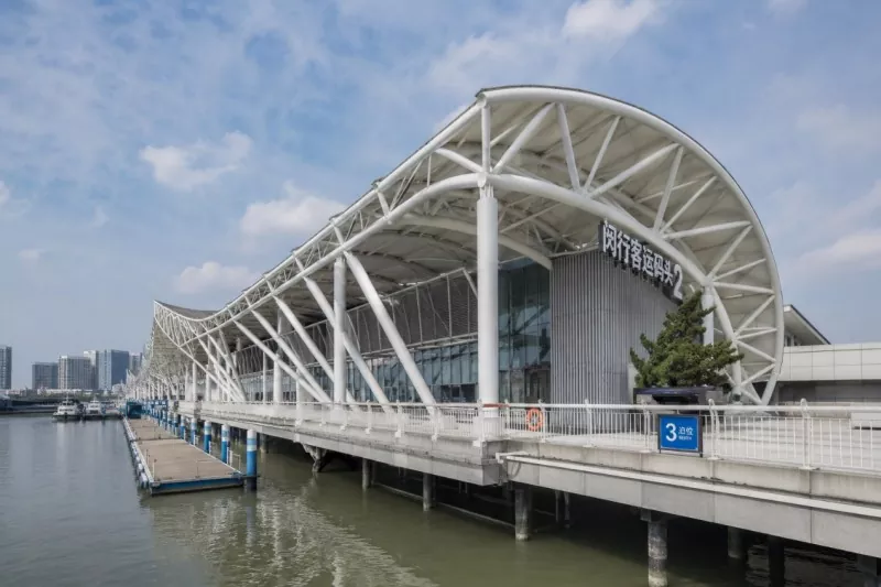 El desenvolupament i l'evolució de la construcció de terminals de creuers d'estructura d'acer