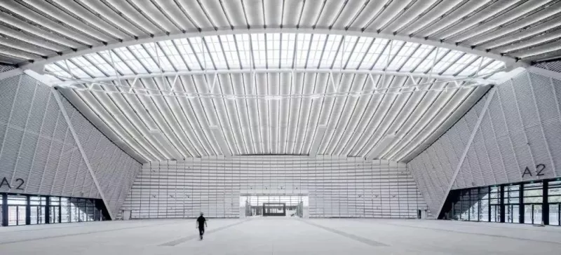 Sala d'exposicions d'estructura de corda de biga