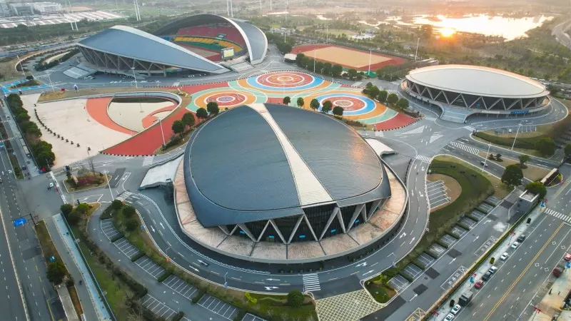 Construcció d'acer de l'estadi internacional popular
